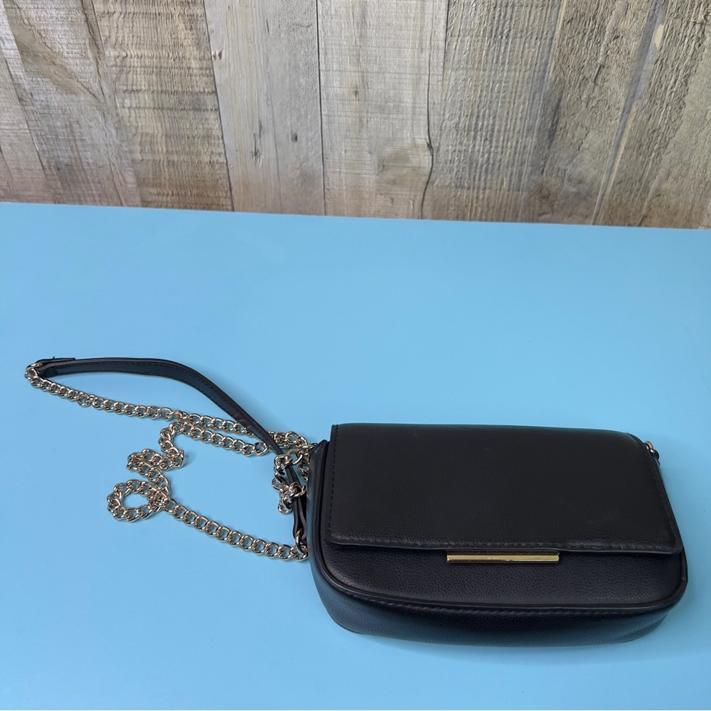 H&M Black Small Crossbody Snap Closure W/23” Drop Chain Strap 7-1/2”x4-1/2”x2”